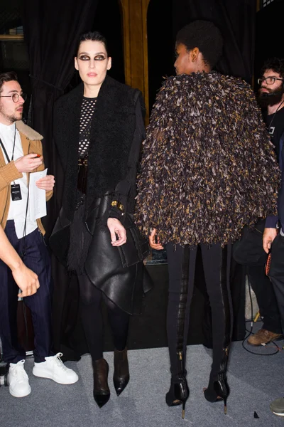 Look 27